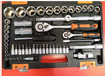 Набор инструментов, 1/2" , 1/4" , CrV, пластиковый кейс 82 предм *Уценка