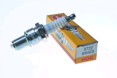Свеча зажигания NGK BR 9ES для 4-х такт. двиг. Lifan  и мотоциклов (1-конт) по штучно