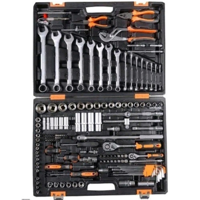 Набор инструментов , 1/2", 1/4", CrV, в кейсе 151 предм Вихрь