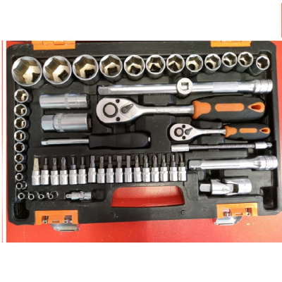 Набор инструментов, 1/2" , 1/4" , CrV, пластиковый кейс 82 предм *Уценка